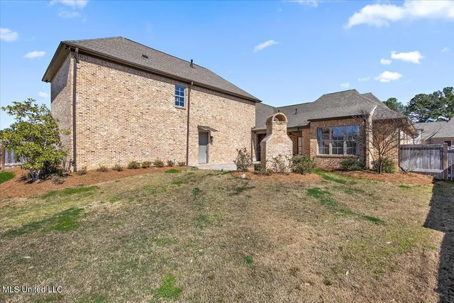 $704,900 | 213 South Woodcreek Road, Madison, MS 39110