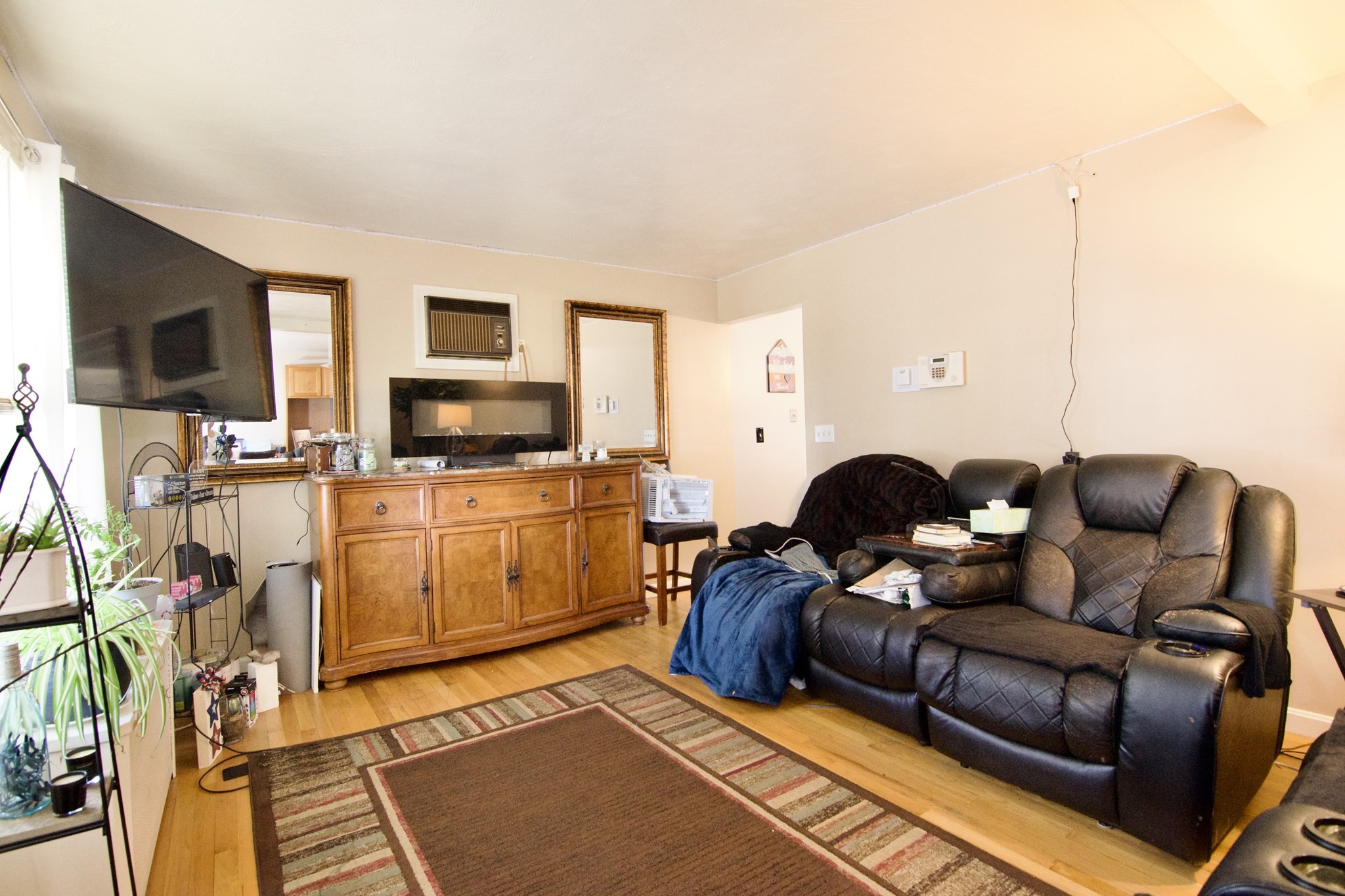 38-40 Grover Street Springfield, MA 01104 - Photo 8 of 24 Gallery Image 8