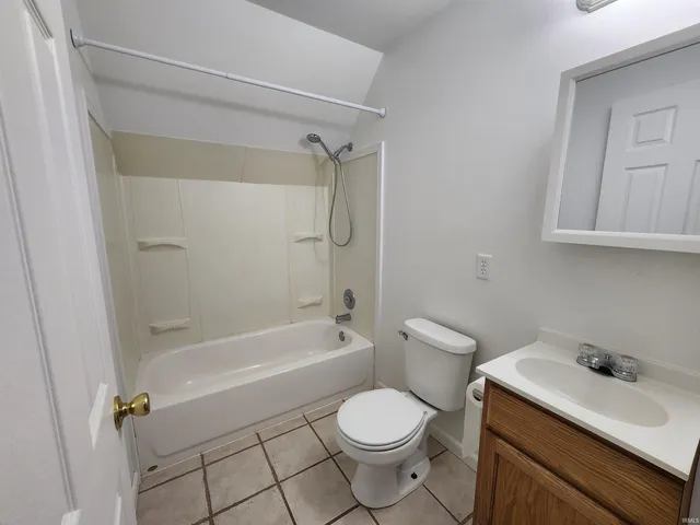 $1,950 | 403 Oakwood Street, Angola, IN 46703