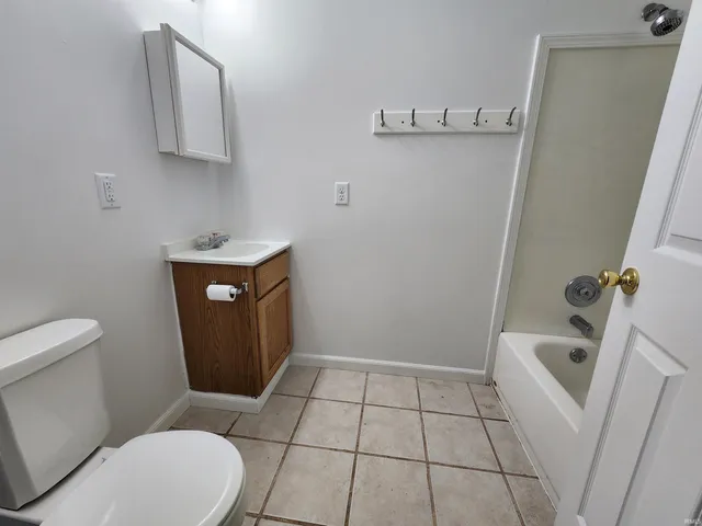 $1,950 | 403 Oakwood Street, Angola, IN 46703