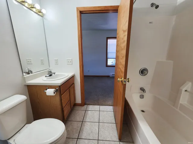 $1,950 | 403 Oakwood Street, Angola, IN 46703