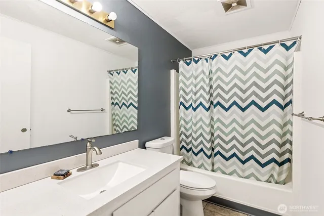 $815,000 | 33210 78th Avenue South, Roy, WA 98580