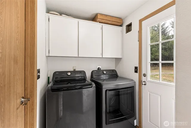 $815,000 | 33210 78th Avenue South, Roy, WA 98580