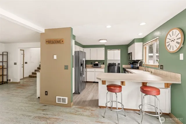 $815,000 | 33210 78th Avenue South, Roy, WA 98580