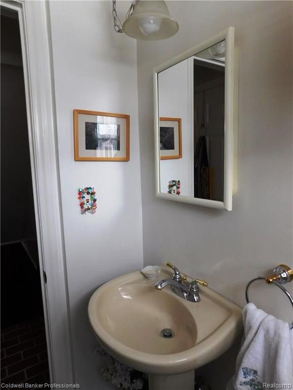 1778 Bournemouth Road Grosse Pointe Woods, MI 48236 - Photo 18 of 21