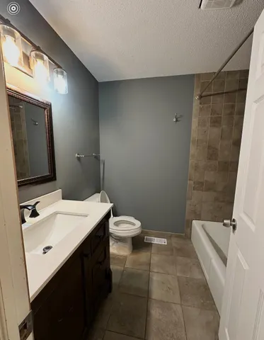 $2,600 | 1657 Helena Road North, Oakdale, MN 55128