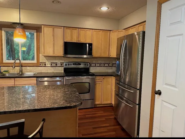 $2,600 | 1657 Helena Road North, Oakdale, MN 55128