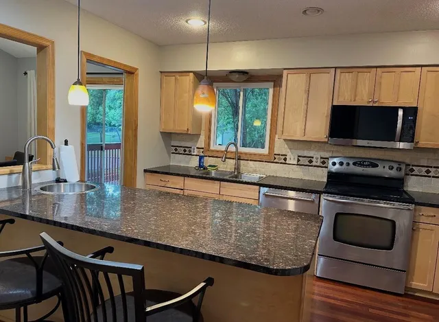 $2,600 | 1657 Helena Road North, Oakdale, MN 55128