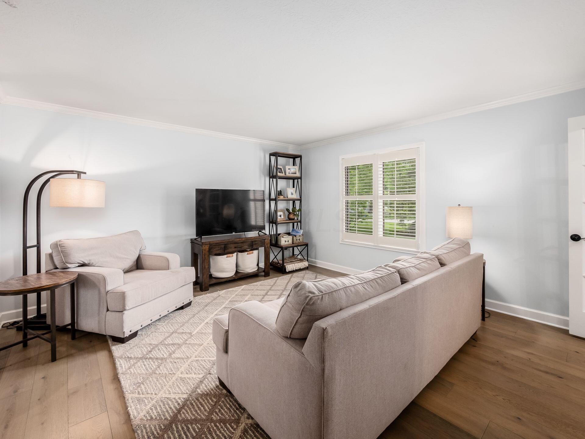 4370 Shire Landing Road Hilliard, OH 43026 - Photo 12 of 77 Living Room