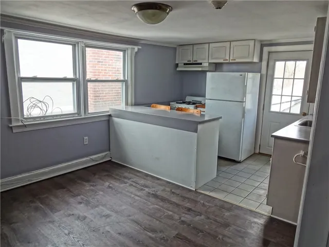 $1,800 | 16 Mann Avenue, Unit 3, Newport, RI 02840