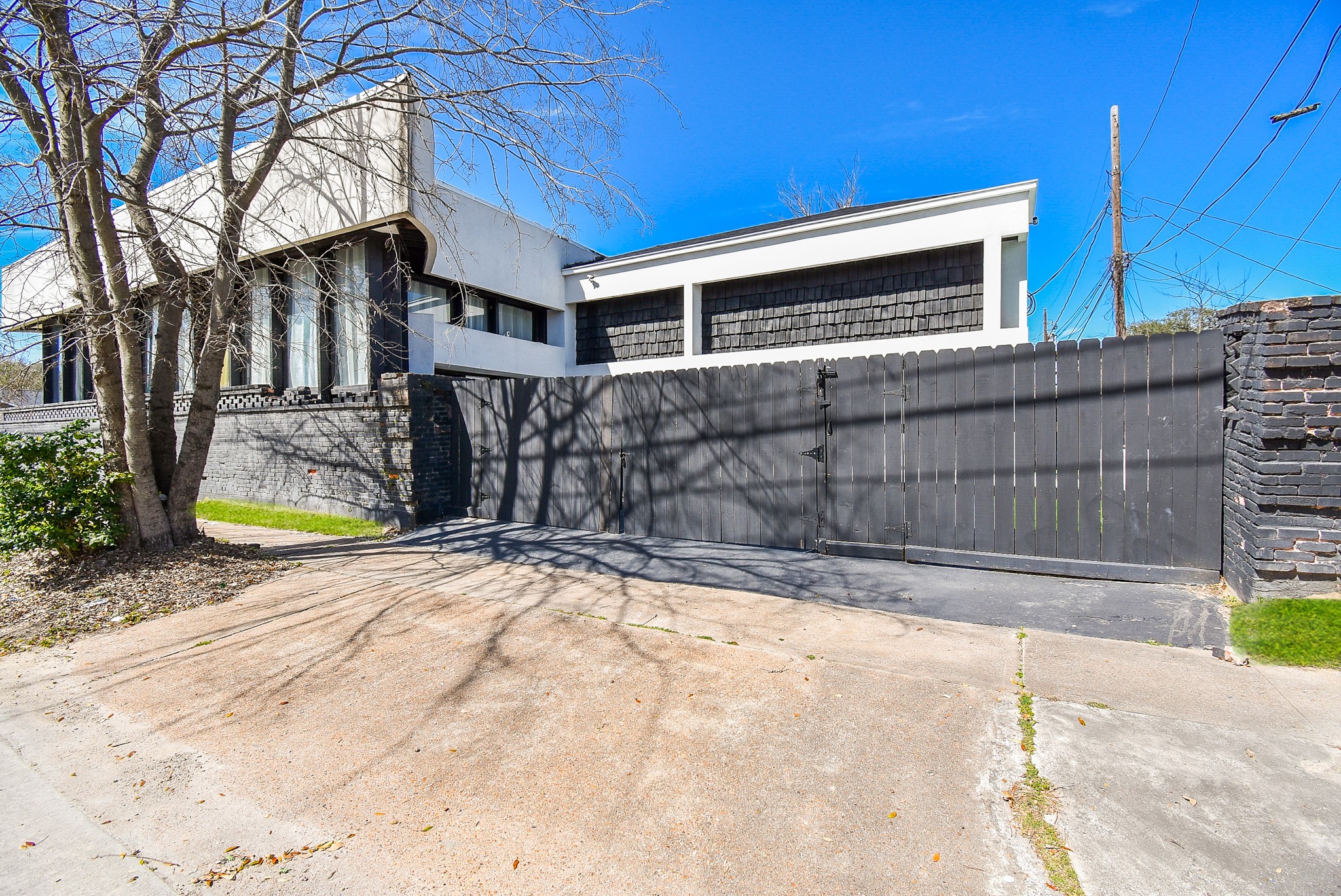 4802 Elser Street Houston, TX 77009 - Photo 21 of 21 a view of back yard of the house
