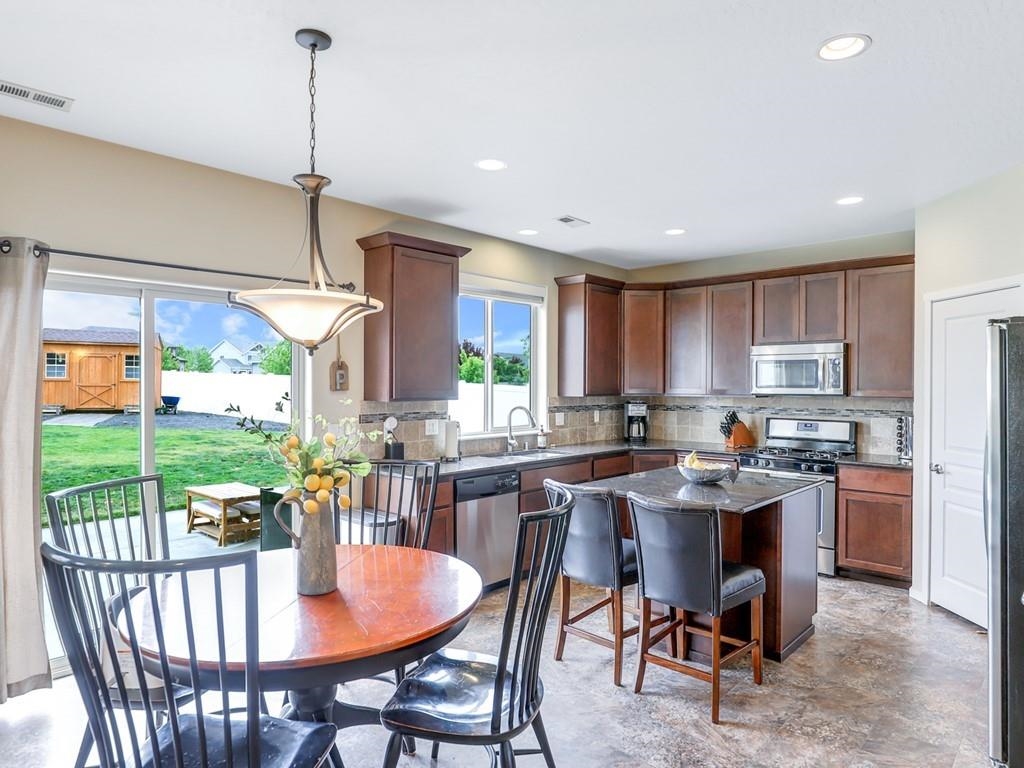1035 South Harmony Road Spokane Valley, WA 99016 - Photo 7 of 36 Gallery Image 7