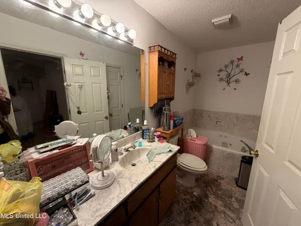 $247,500 | 27101 Highway 53, Saucier, MS 39574