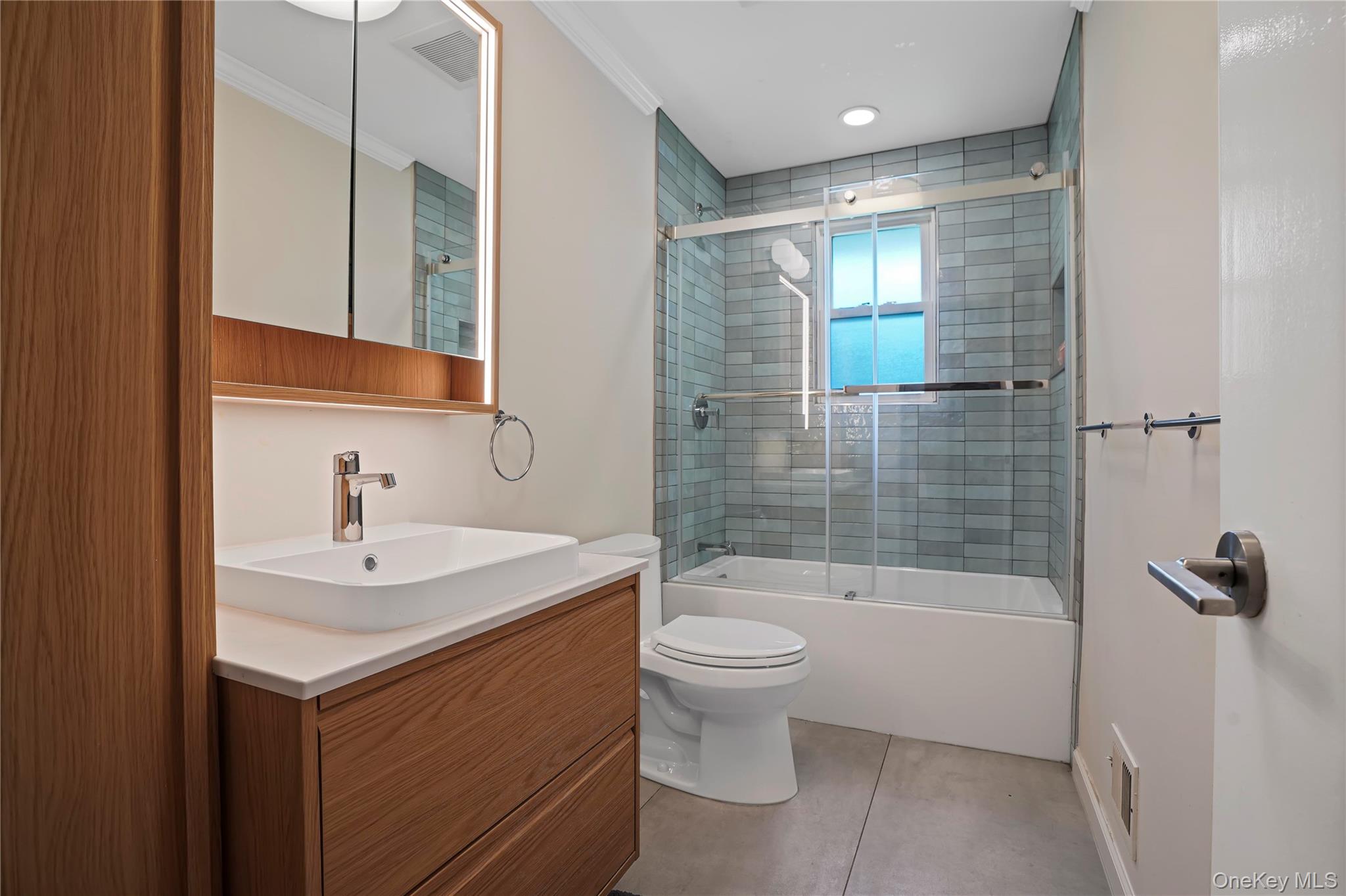 97 Hanson Lane New Rochelle, NY 10804 - Photo 19 of 43 Stylish Hall Bathroom