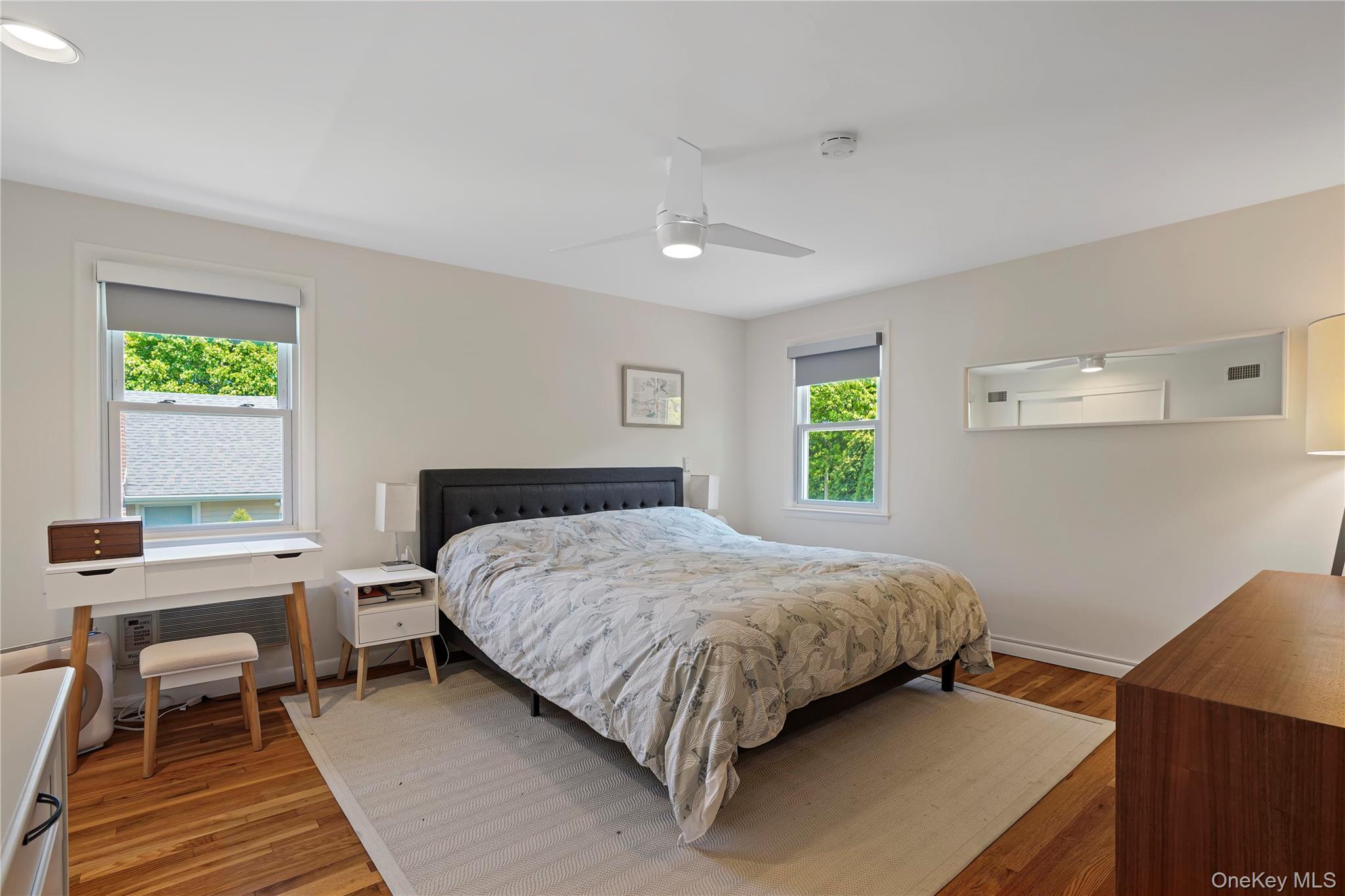 97 Hanson Lane New Rochelle, NY 10804 - Photo 26 of 43 King Size Primary Bedroom Suite With Ceiling Fan