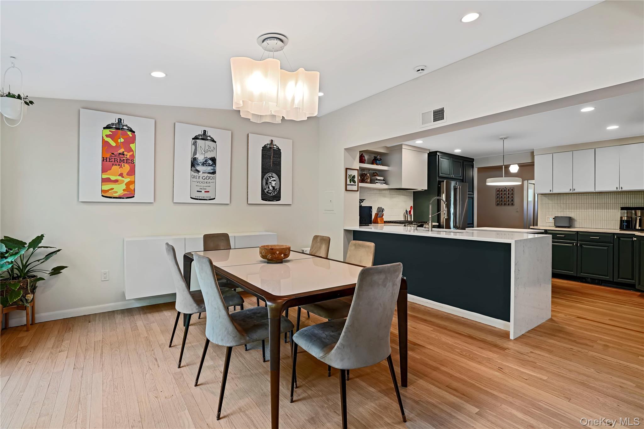97 Hanson Lane New Rochelle, NY 10804 - Photo 8 of 43 Dining Area