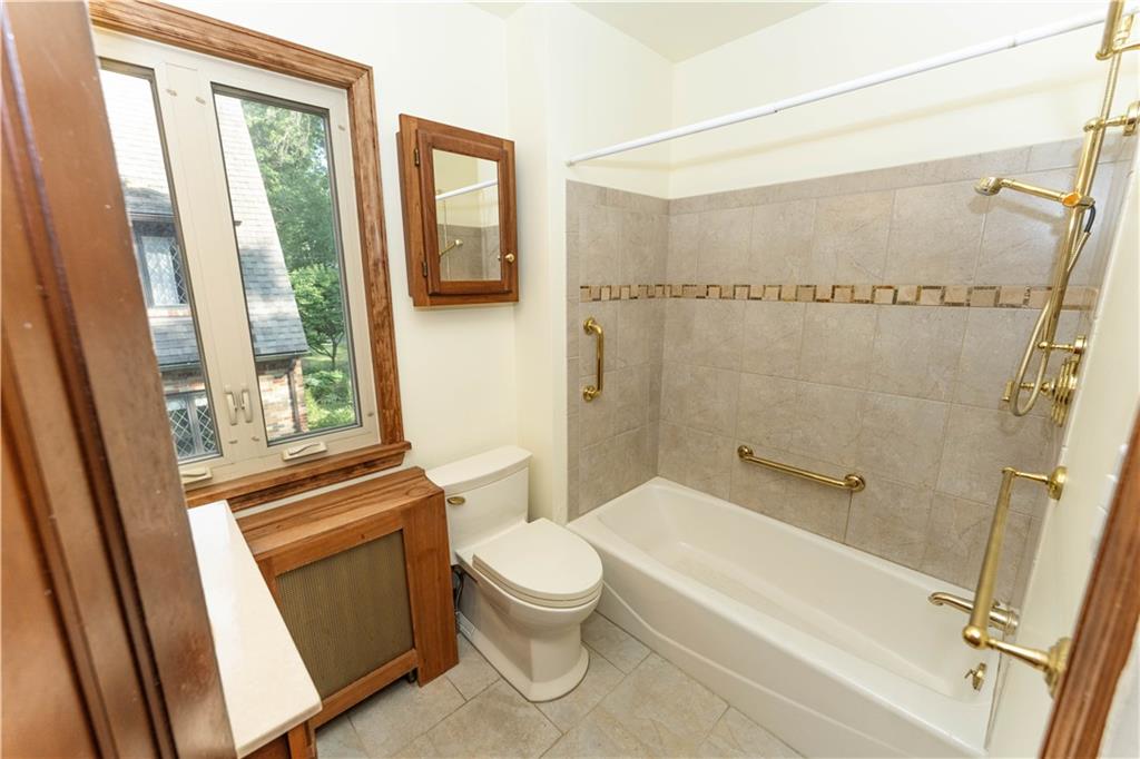 13 Roxbury Road Pittsburgh, PA 15221 - Photo 13 of 25 Gallery Image 13