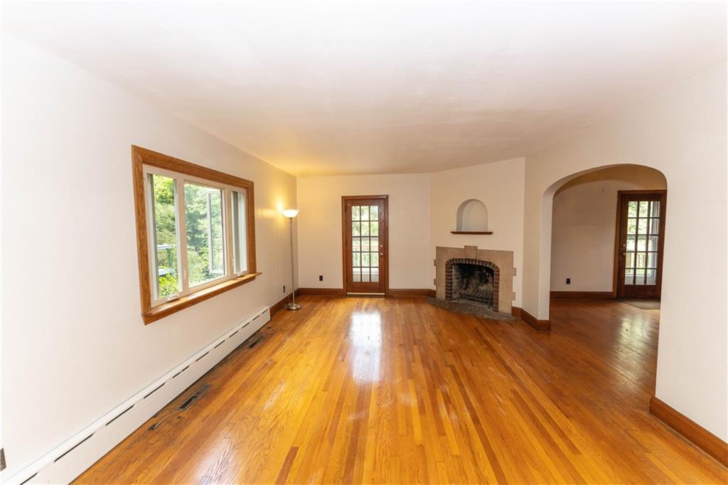 13 Roxbury Road Pittsburgh, PA 15221 - Photo 4 of 25 Gallery Image 4