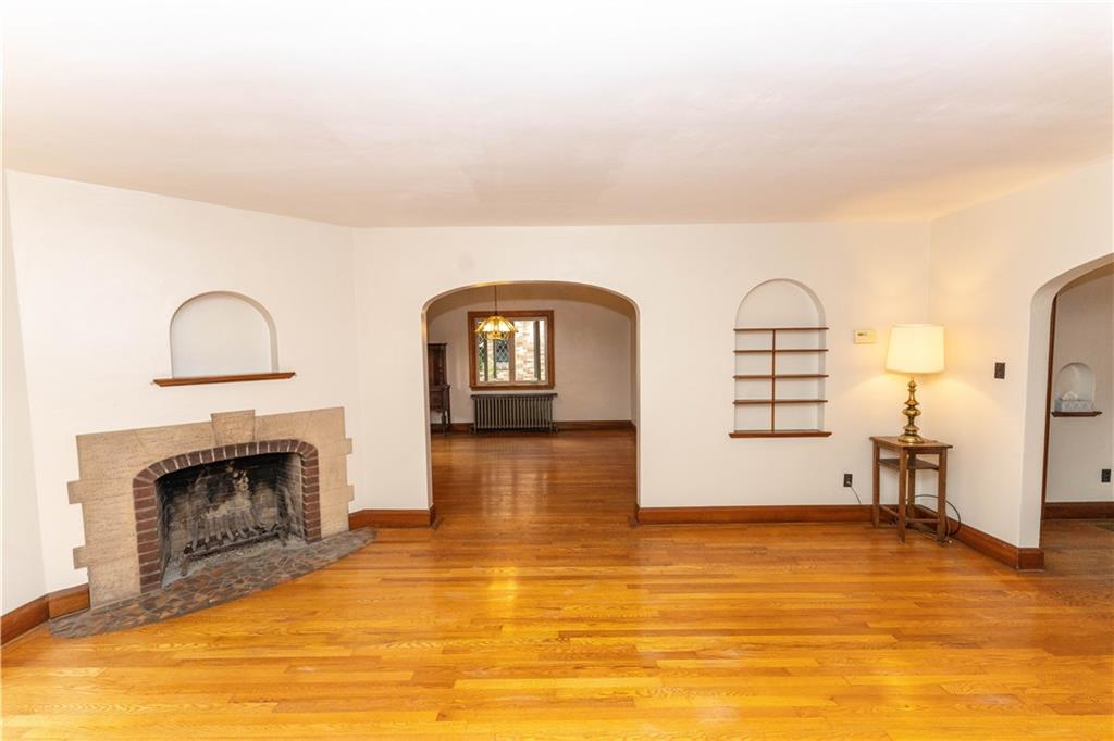 13 Roxbury Road Pittsburgh, PA 15221 - Photo 5 of 25 Gallery Image 5