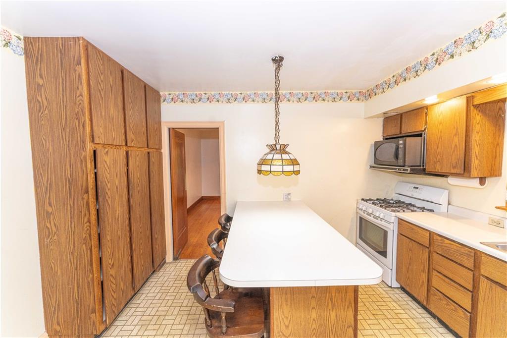 13 Roxbury Road Pittsburgh, PA 15221 - Photo 10 of 25 Gallery Image 10