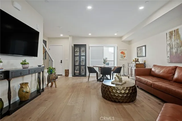 $735,000 | 44 Coronado Street, Unit 202, Ventura, CA 93001