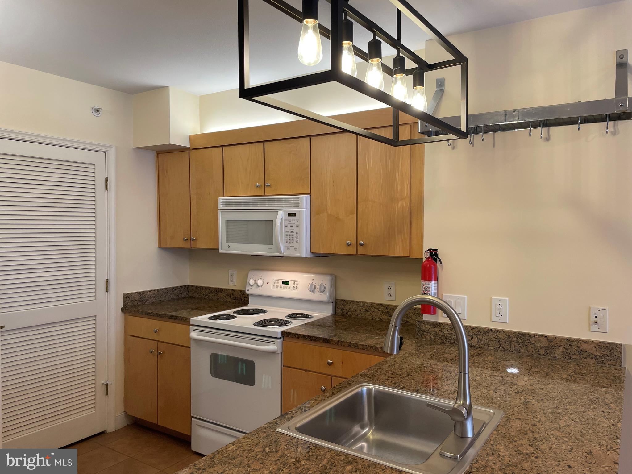 616 E Street Northwest, Unit 711 Washington, DC 20004 - Photo 15 of 44 Kitchen