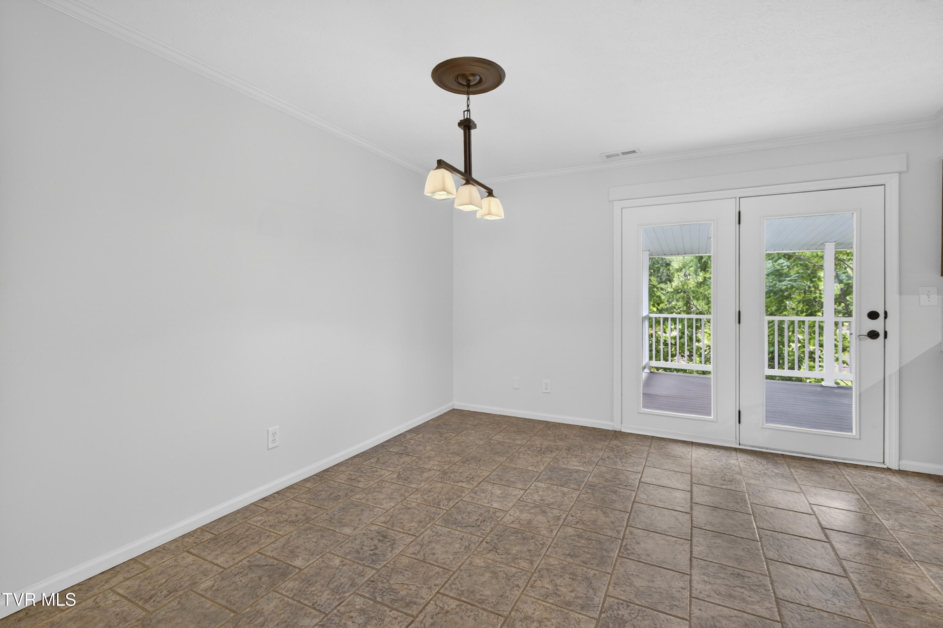 142 Backer Lane Damascus, VA 24236 - Photo 19 of 67 142-Backer-Ln-Damascus-VA Cynthia-Routon