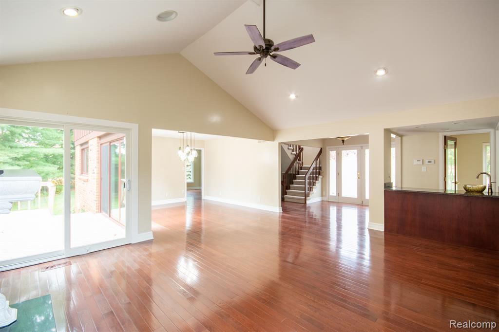 36609 Valley Ridge Drive Farmington Hills, MI 48331 - Photo 4 of 19