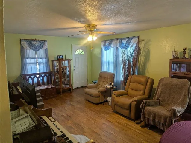 $148,900 | 809 West 25th Terrace, Higginsville, MO 64037