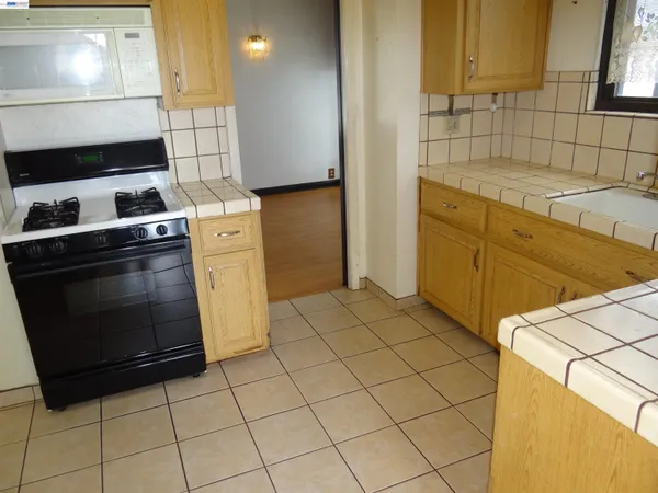 $999,888 | 596 Walnut Street, San Bruno, CA 94066