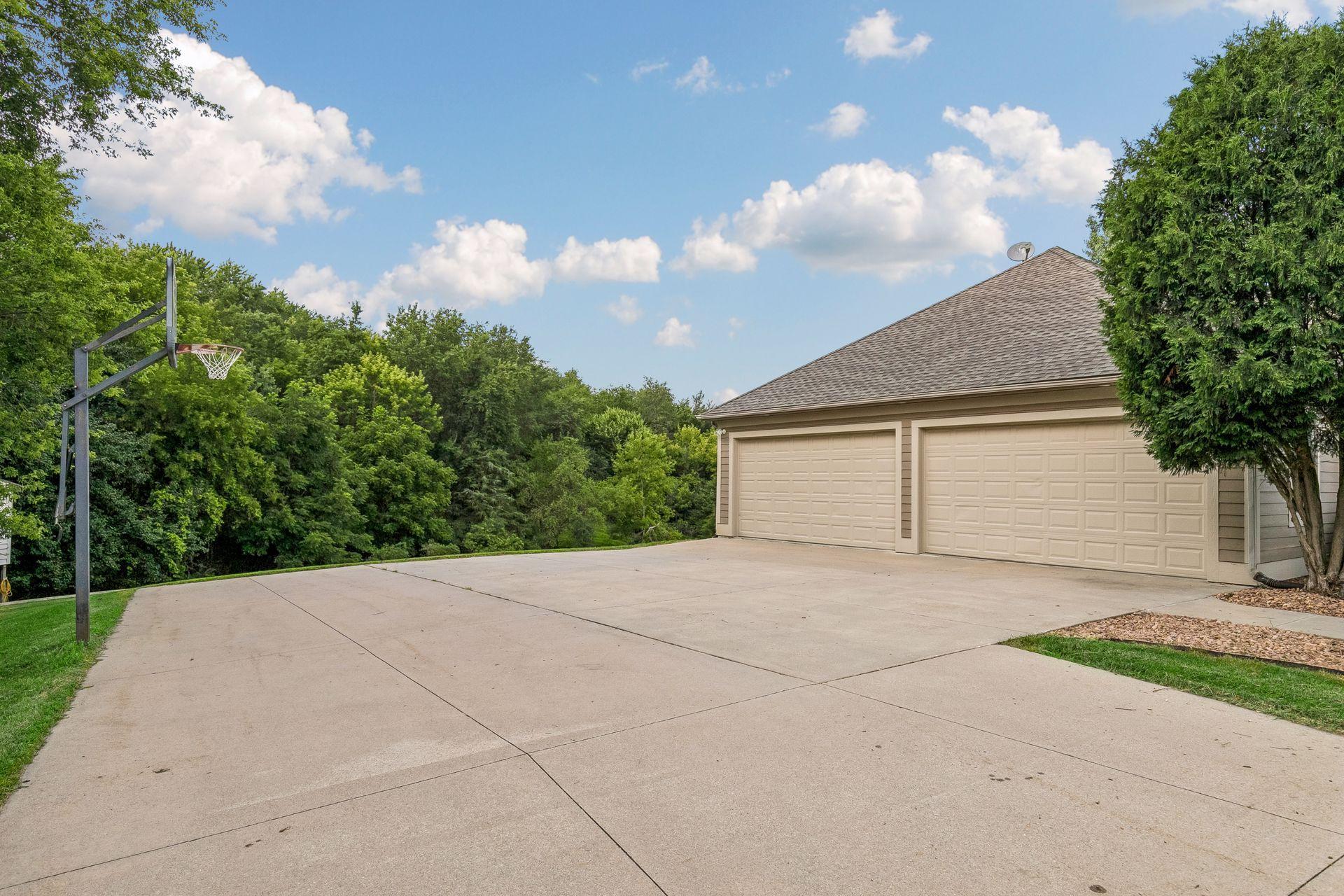 1057 Ridge Crest Lane Northwest Rochester, MN 55901 - Photo 8 of 68 Gallery Image 8