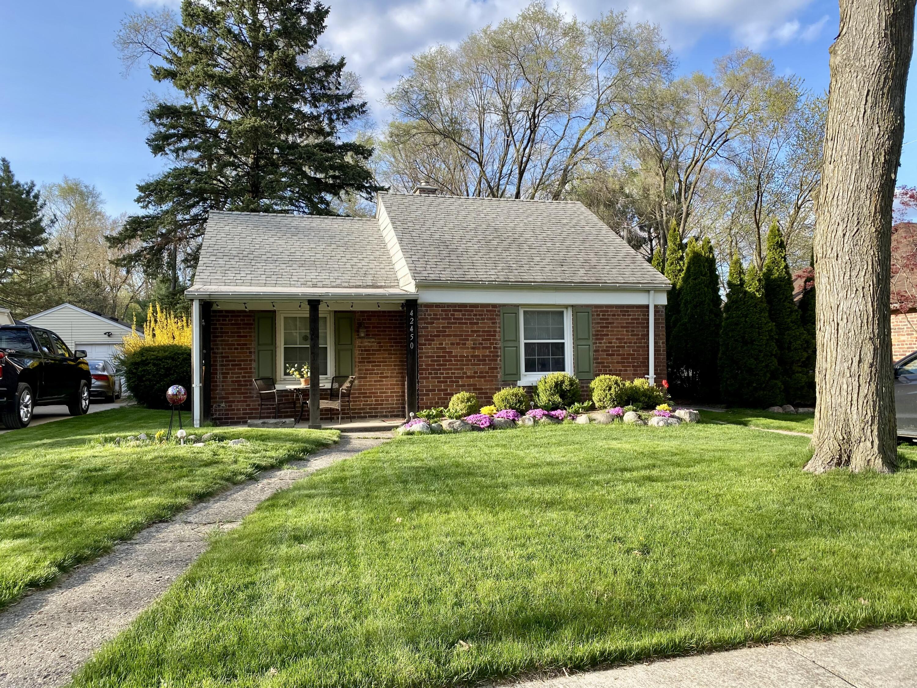 42450 Parkhurst Road Plymouth, MI 48170 - Photo 1 of 1 Front of Home