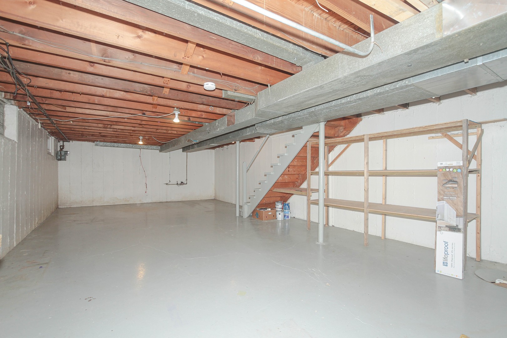 439 Elmhurst Road Mount Prospect, IL 60056 - Photo 20 of 24 a view of an empty room