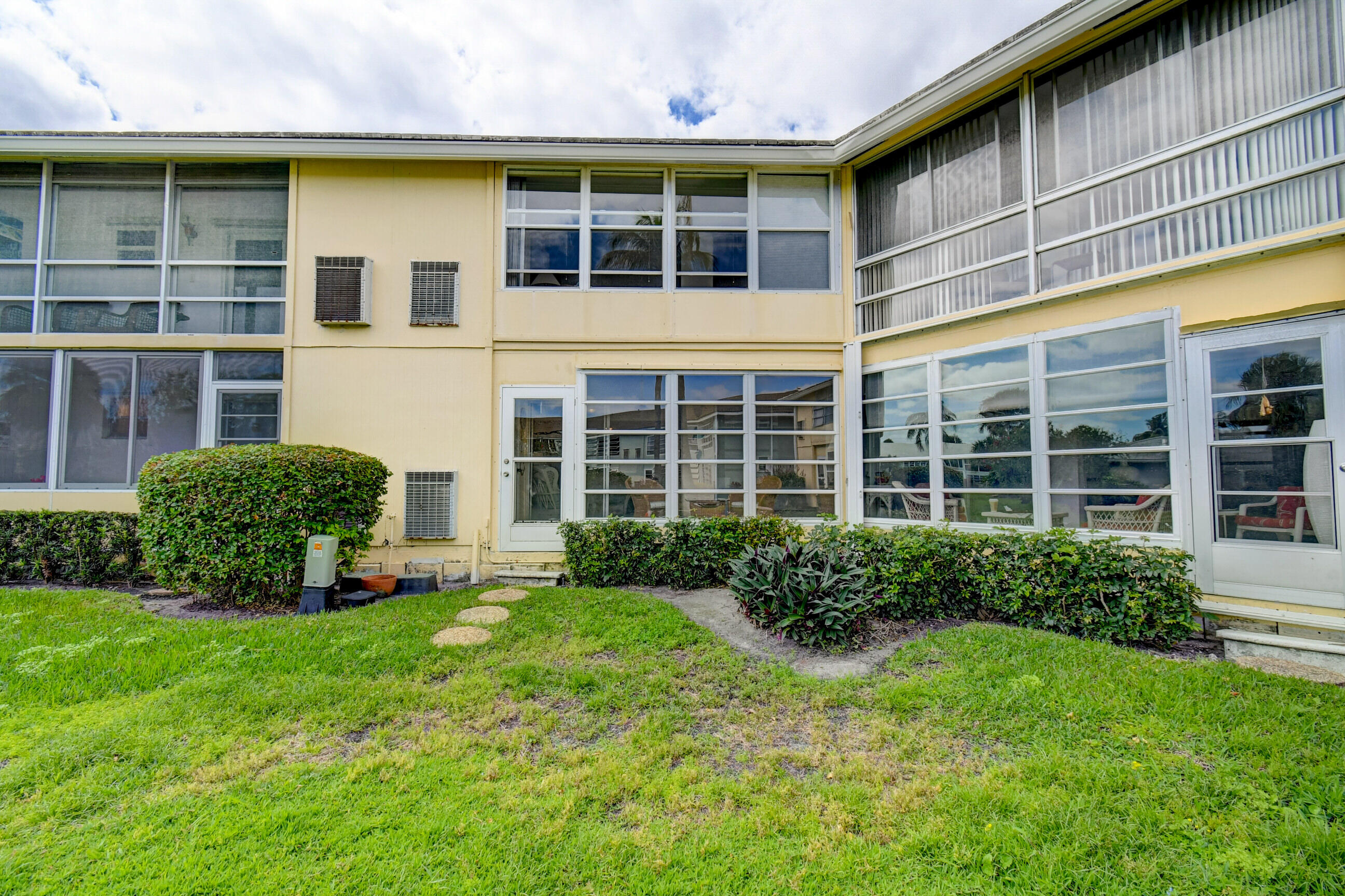 5520 North Ocean Boulevard, Unit 105 Ocean Ridge, FL 33435 - Photo 32 of 55 32