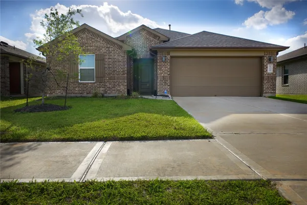 $2,250 | 8214 Precious Passing Way, Rosharon, TX 77583