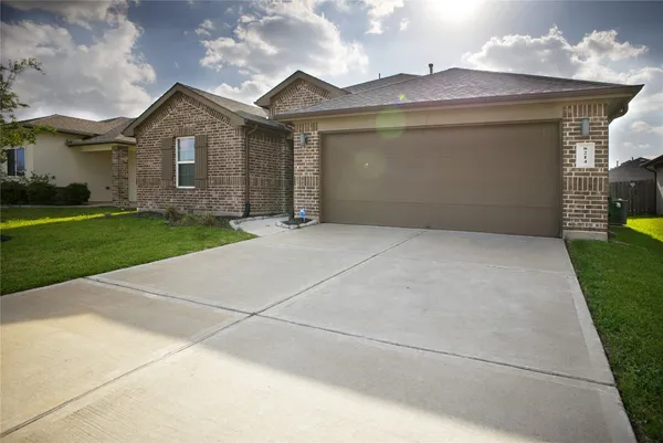 $2,250 | 8214 Precious Passing Way, Rosharon, TX 77583