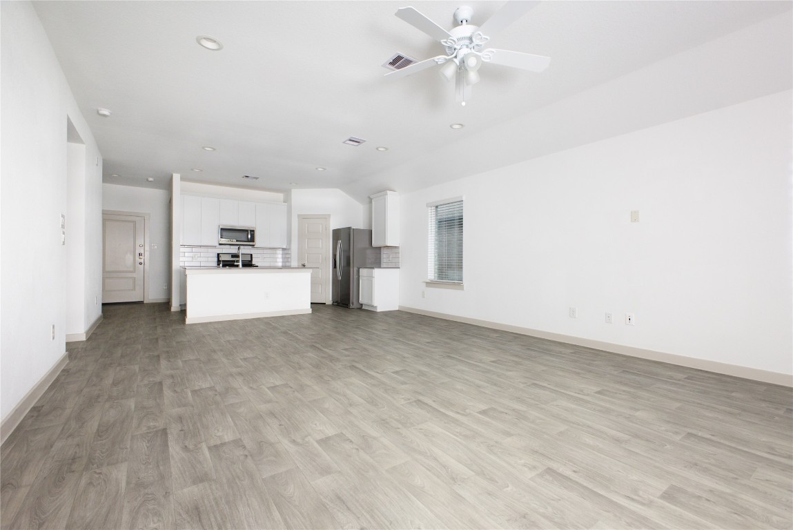 8214 Precious Passing Way Rosharon, TX 77583 - Photo 4 of 17