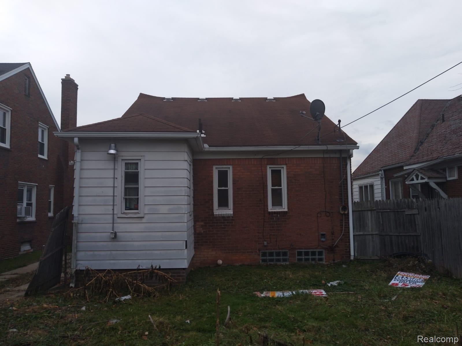5542 Devonshire Road Detroit, MI 48224 - Photo 3 of 5 WhatsApp Image 2019-11-23 at 2.13