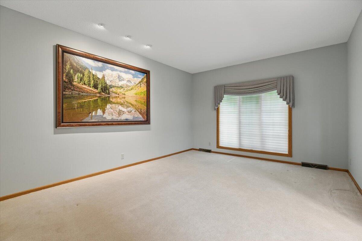 21765 Greenview Road Council Bluffs, IA 51503 - Photo 116 of 138 22-21765 Greenview Rd_022