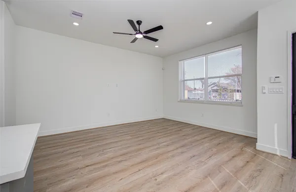 $2,000 | 4605 Edison Street, Unit A, Houston, TX 77009