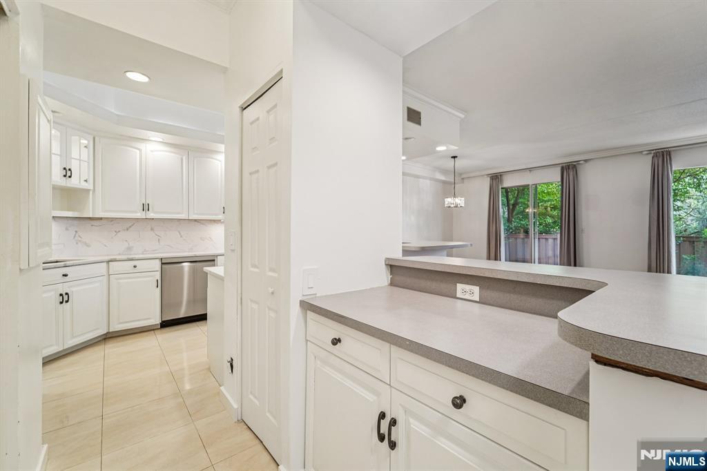 1077 River Road, Unit TH9 Edgewater, NJ 07020 - Photo 7 of 20