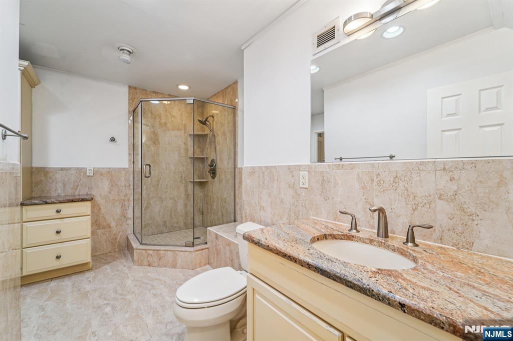 1077 River Road, Unit TH9 Edgewater, NJ 07020 - Photo 9 of 20