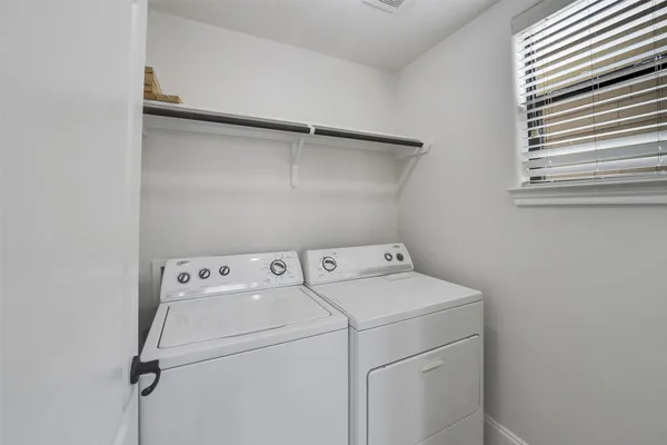 $3,100 | 1335 Studer Street, Houston, TX 77007