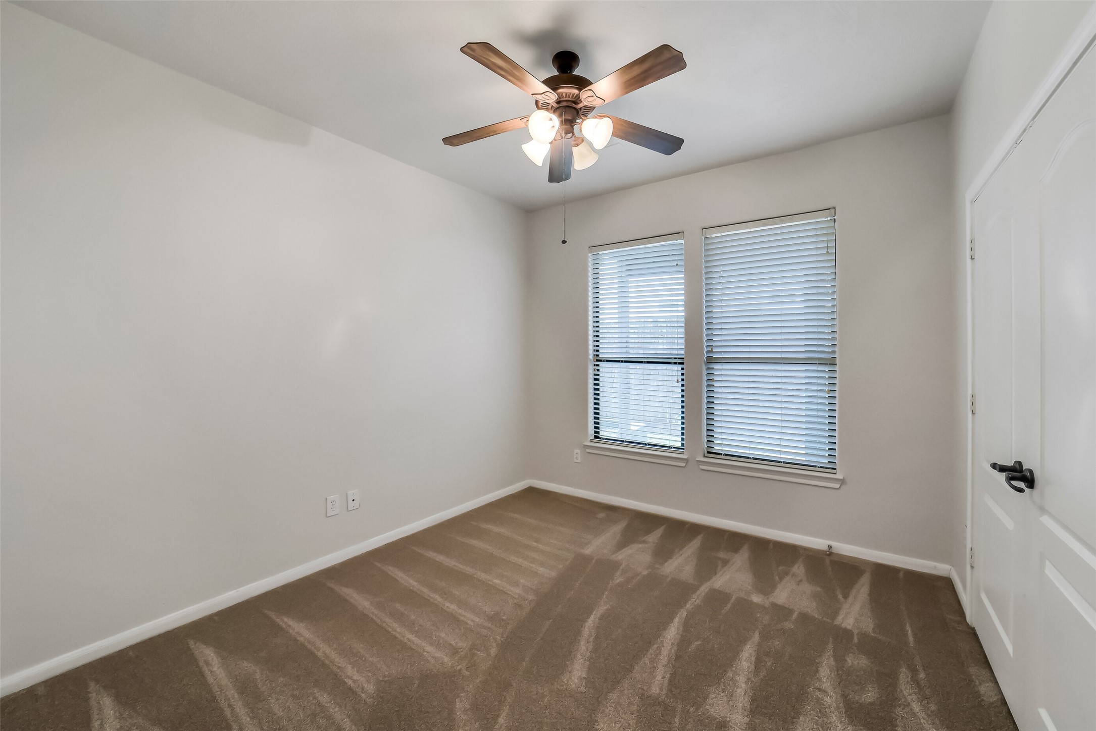 1335 Studer Street Houston, TX 77007 - Photo 26 of 37 a view of an empty room with a window