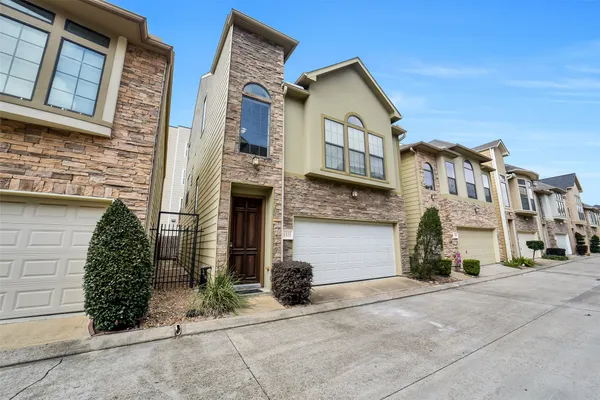 $3,100 | 1335 Studer Street, Houston, TX 77007