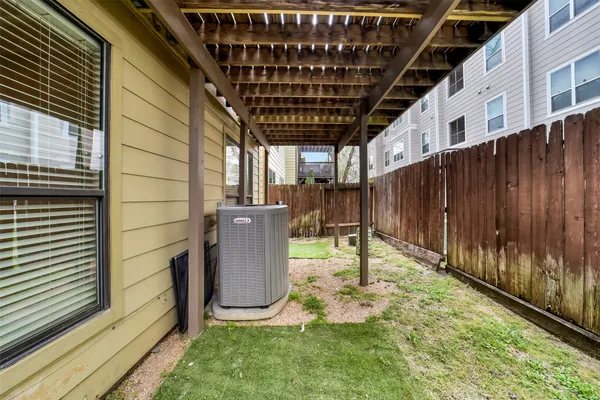$3,100 | 1335 Studer Street, Houston, TX 77007