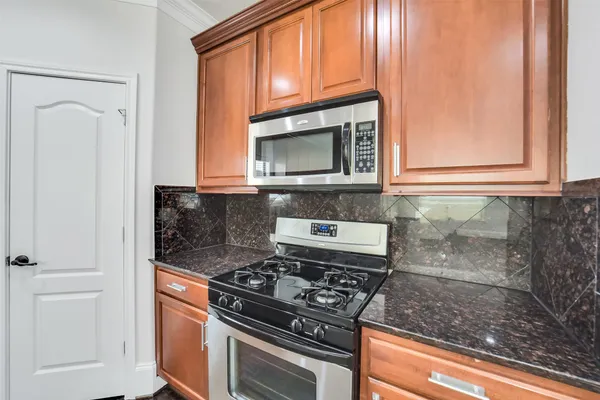$3,100 | 1335 Studer Street, Houston, TX 77007