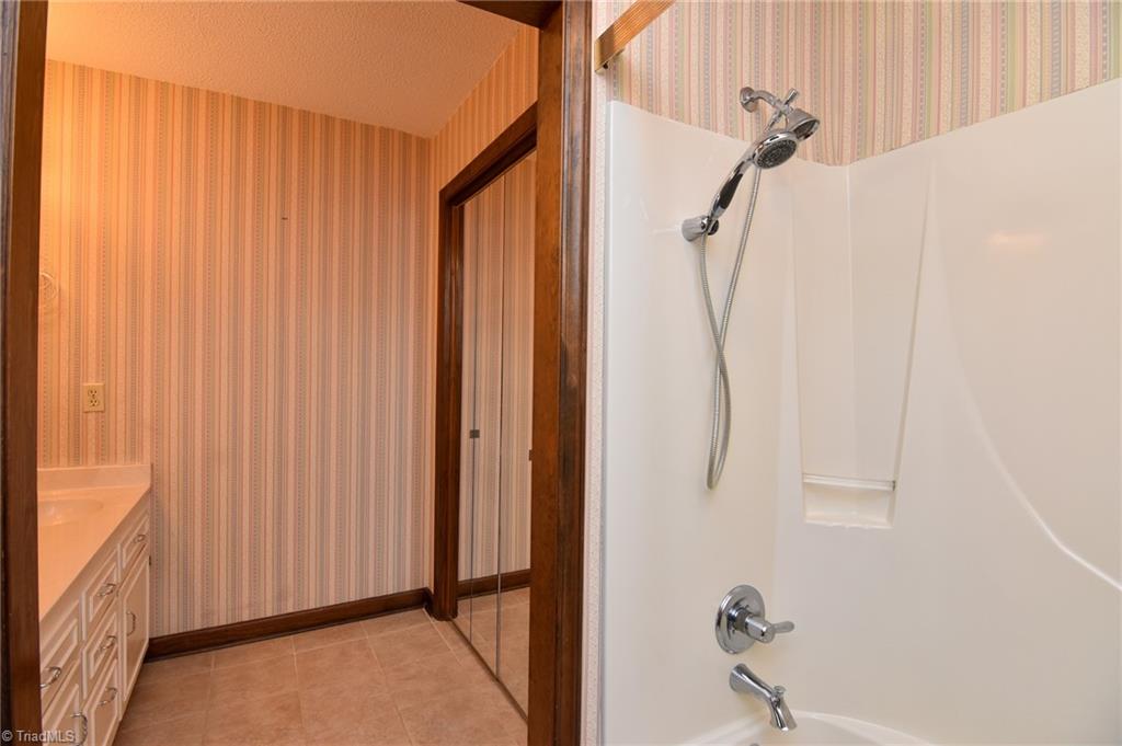 5959 Holder Road Clemmons, NC 27012 - Photo 26 of 40 Master Bathroom