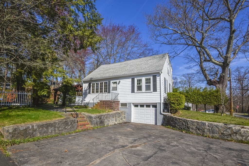 151 Fairbanks Road Dedham, MA 02026 - Photo 3 of 29 Gallery Image 3