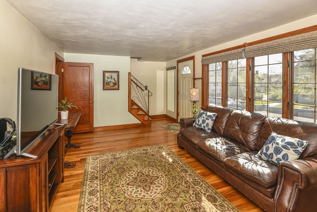 151 Fairbanks Road Dedham, MA 02026 - Photo 6 of 29 Gallery Image 6
